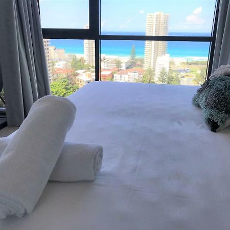 Qube Broadbeach Ocean View Apartments Gold Coast Dış mekan fotoğraf