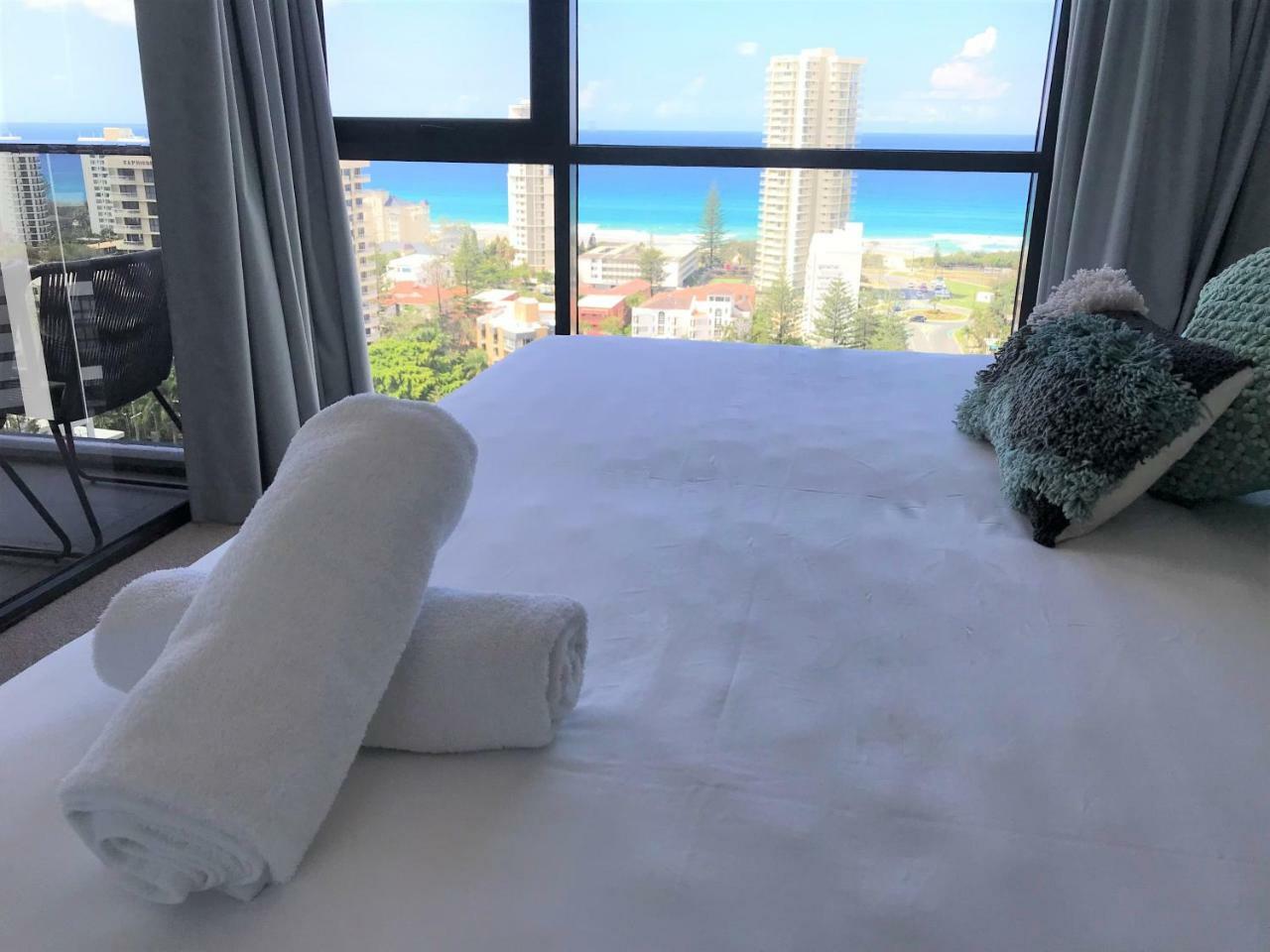 Qube Broadbeach Ocean View Apartments Gold Coast Dış mekan fotoğraf