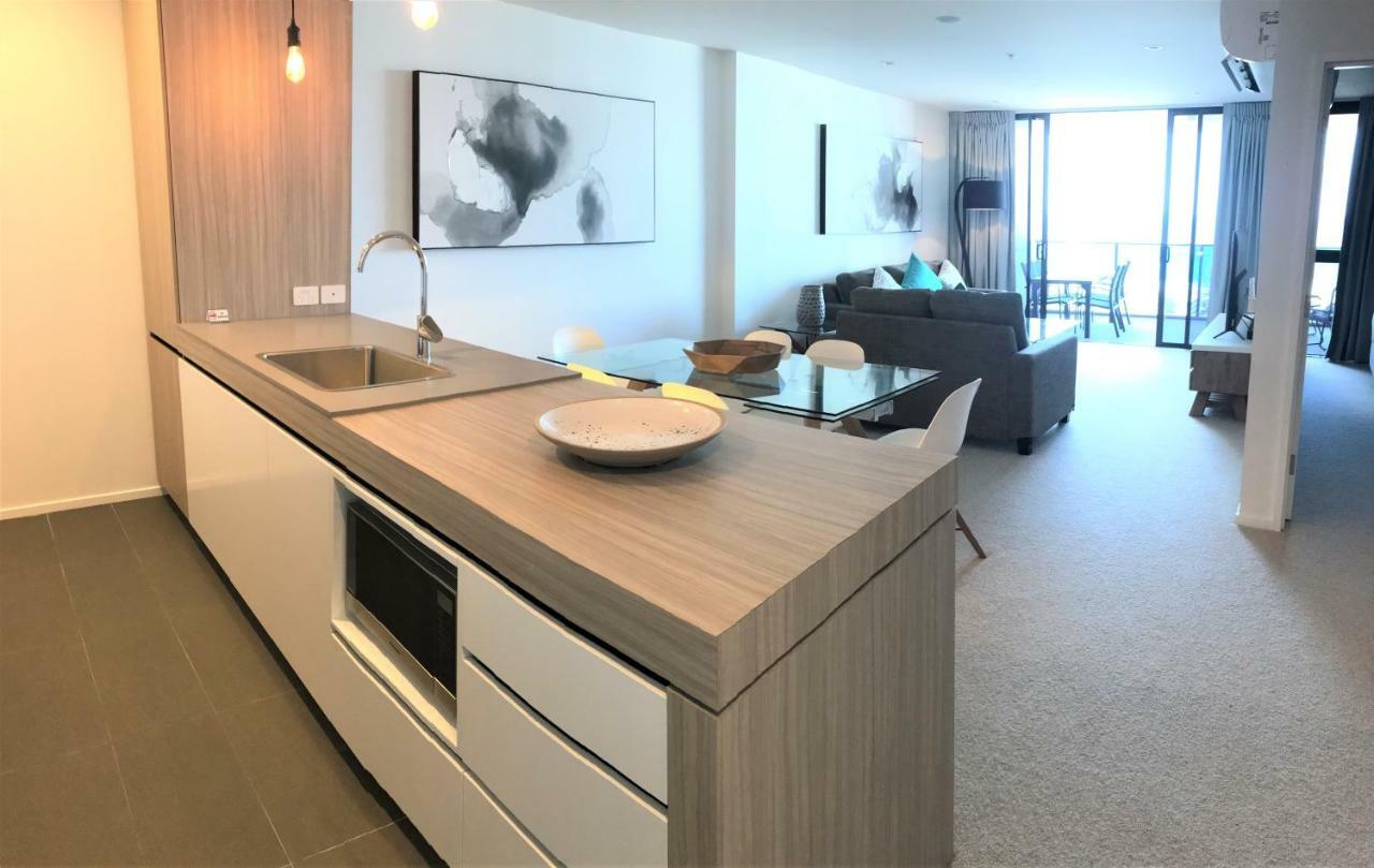 Qube Broadbeach Ocean View Apartments Gold Coast Dış mekan fotoğraf