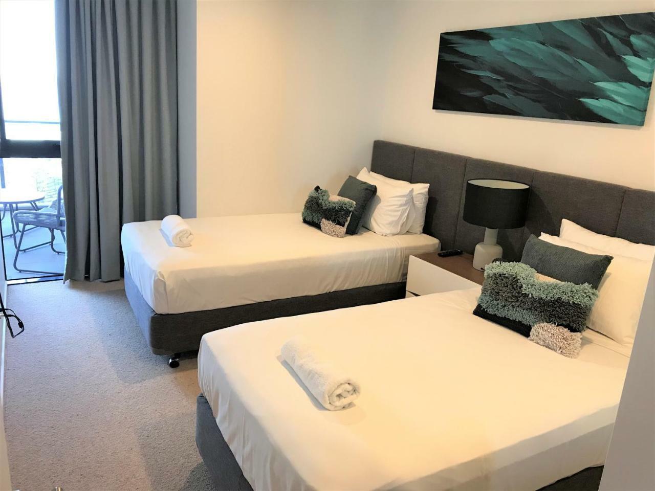 Qube Broadbeach Ocean View Apartments Gold Coast Dış mekan fotoğraf