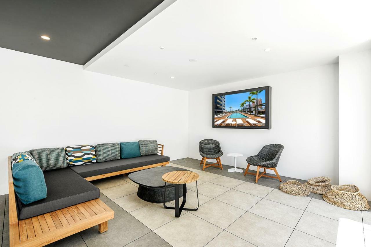 Qube Broadbeach Ocean View Apartments Gold Coast Dış mekan fotoğraf